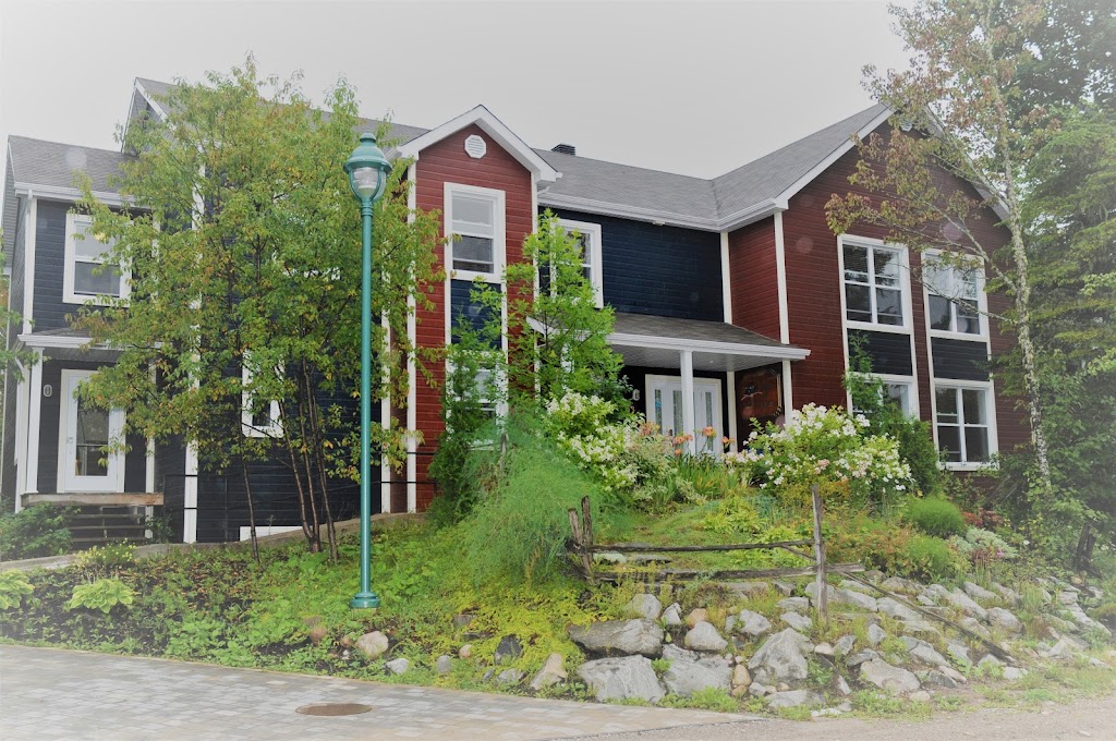 La Maison de Vébron | 56, de Vébron, LAnse-Saint-Jean, QC G0V 1J0, Canada | Phone: (418) 272-3232