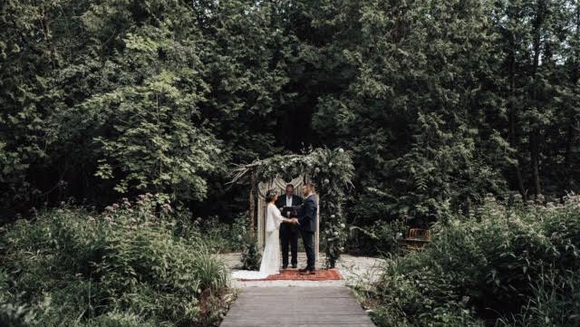 Erin Estate Weddings | 6107 Second Line, Orton, ON L0N 1N0, Canada | Phone: (289) 218-7663