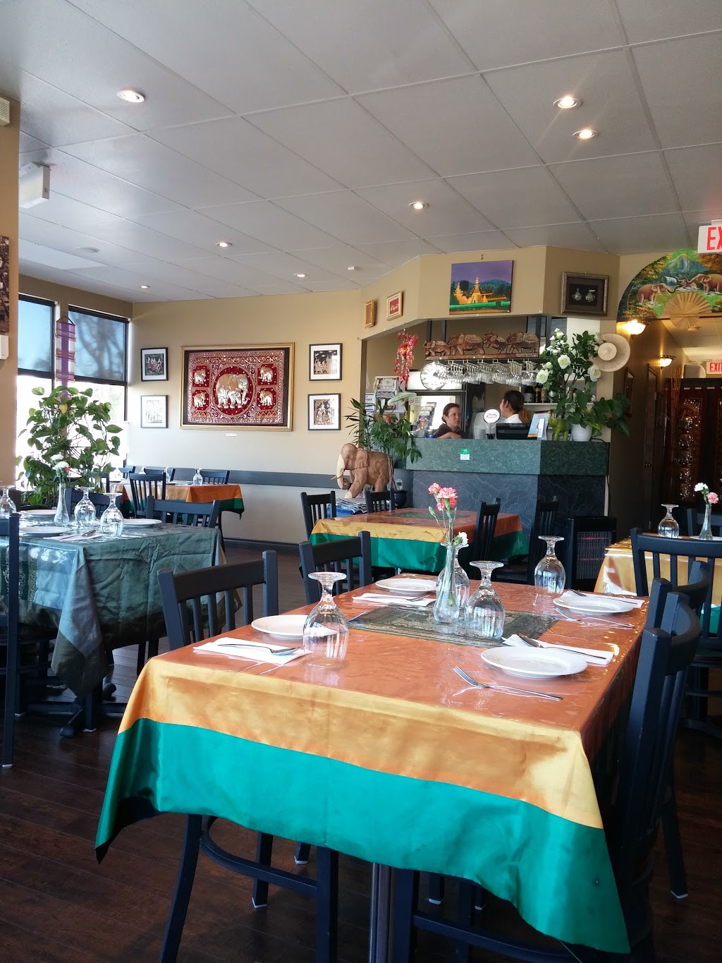 Thai Green Elephant Restaurant | 809 Craigflower Rd, Victoria, BC V9A 2W8, Canada | Phone: (778) 433-7172