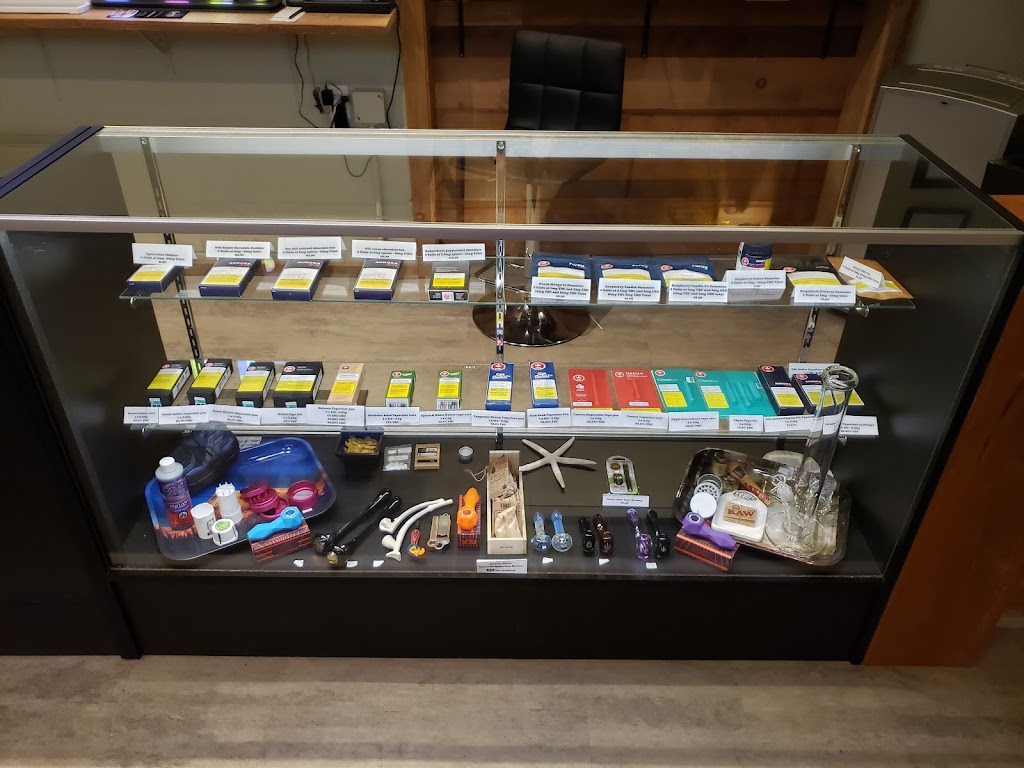 QualiCanna | 124 Harlech Rd #2, Qualicum Beach, BC V9K 1G9, Canada | Phone: (250) 752-0724
