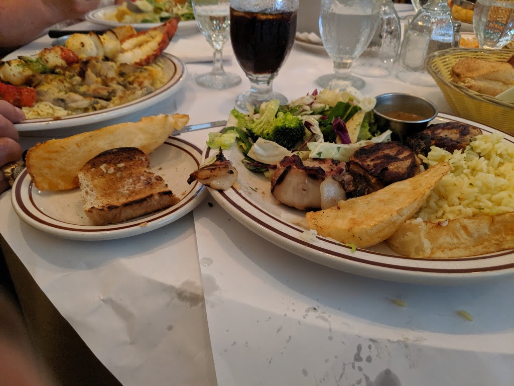 Restaurant La Porte Grecque | 1900 Rue de la Visitation, Saint-Charles-Borromée, QC J6E 7Y8, Canada | Phone: (450) 759-8999