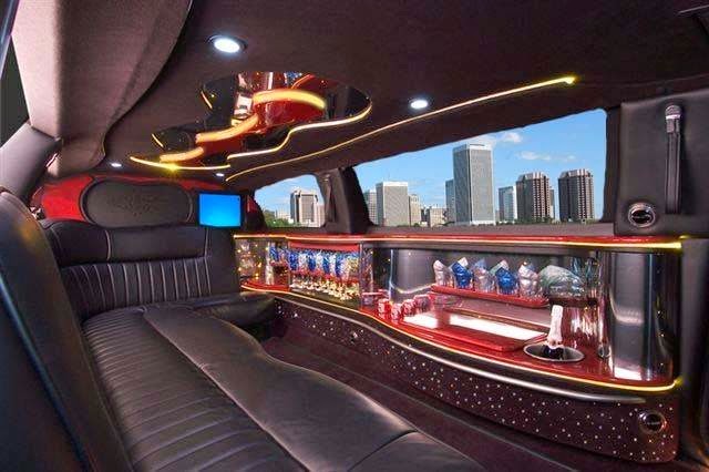 Good Day Limousines | 4975 Southampton Dr #182, Mississauga, ON L5M 8C9, Canada | Phone: (905) 789-8700