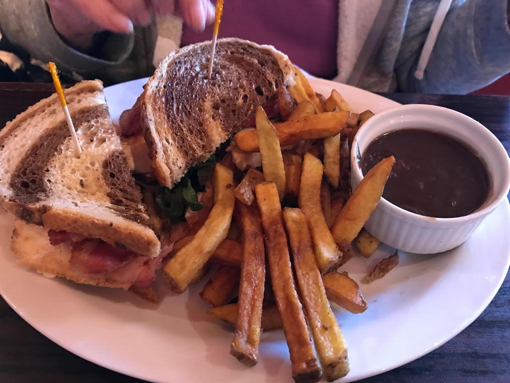 The Red Harp Pub | 137 Mill St E, Acton, ON L7J 1H9, Canada | Phone: (519) 853-4147