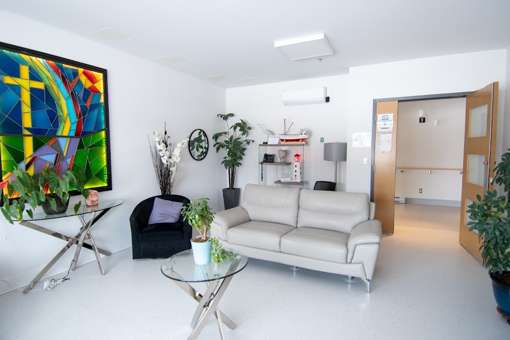 Maison de soins palliatifs du Saguenay | 1845 Rue Deschênes, Jonquière, QC G7S 4T8, Canada | Phone: (418) 696-1176