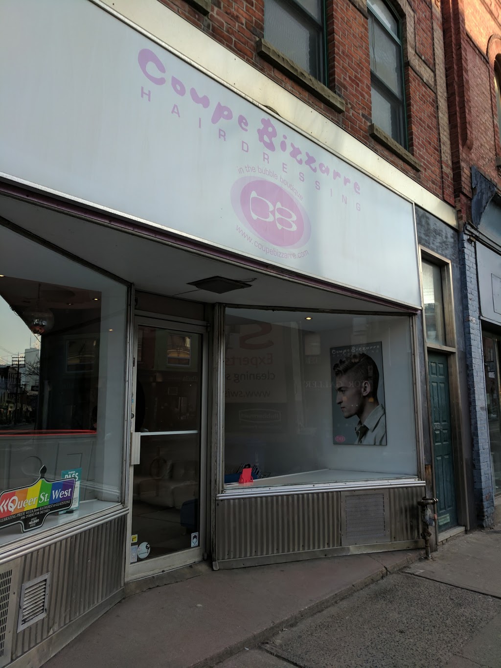 Coupe Bizzarre | 104 A Palmerston Ave, Toronto, ON M6J 2J1, Canada | Phone: (416) 504-0783