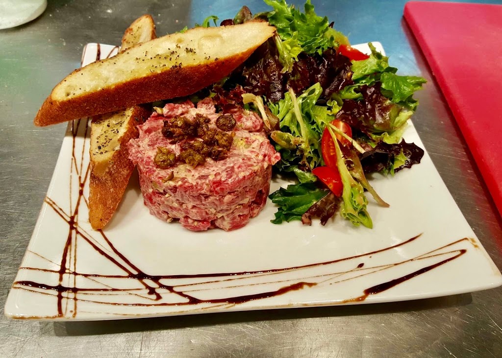 Veau De Ville | Saint-Sulpice, QC J5W 3X2, Canada | Phone: (450) 589-7272