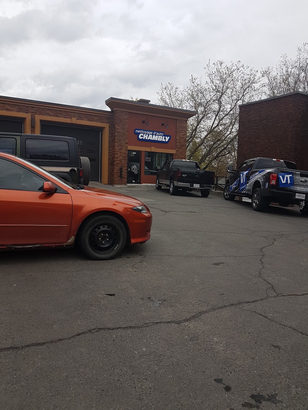 Nettoyage dautos Chambly | 2441 Avenue Bourgogne, Chambly, QC J3L 2A5, Canada | Phone: (450) 447-1590