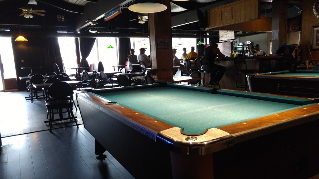 Hilltop Pub | 8220 106 Ave NW, Edmonton, AB T6A 1J1, Canada | Phone: (780) 490-7359