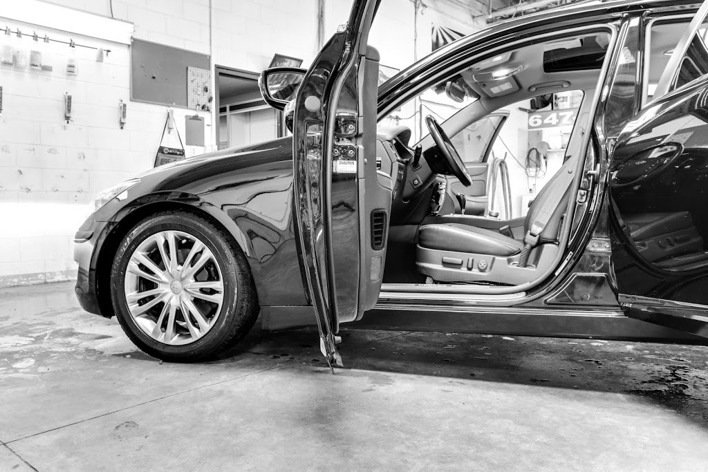 Spotless Auto Detailing Center | 291 Speers Rd, Oakville, ON L6K 2G1, Canada | Phone: (905) 339-0303