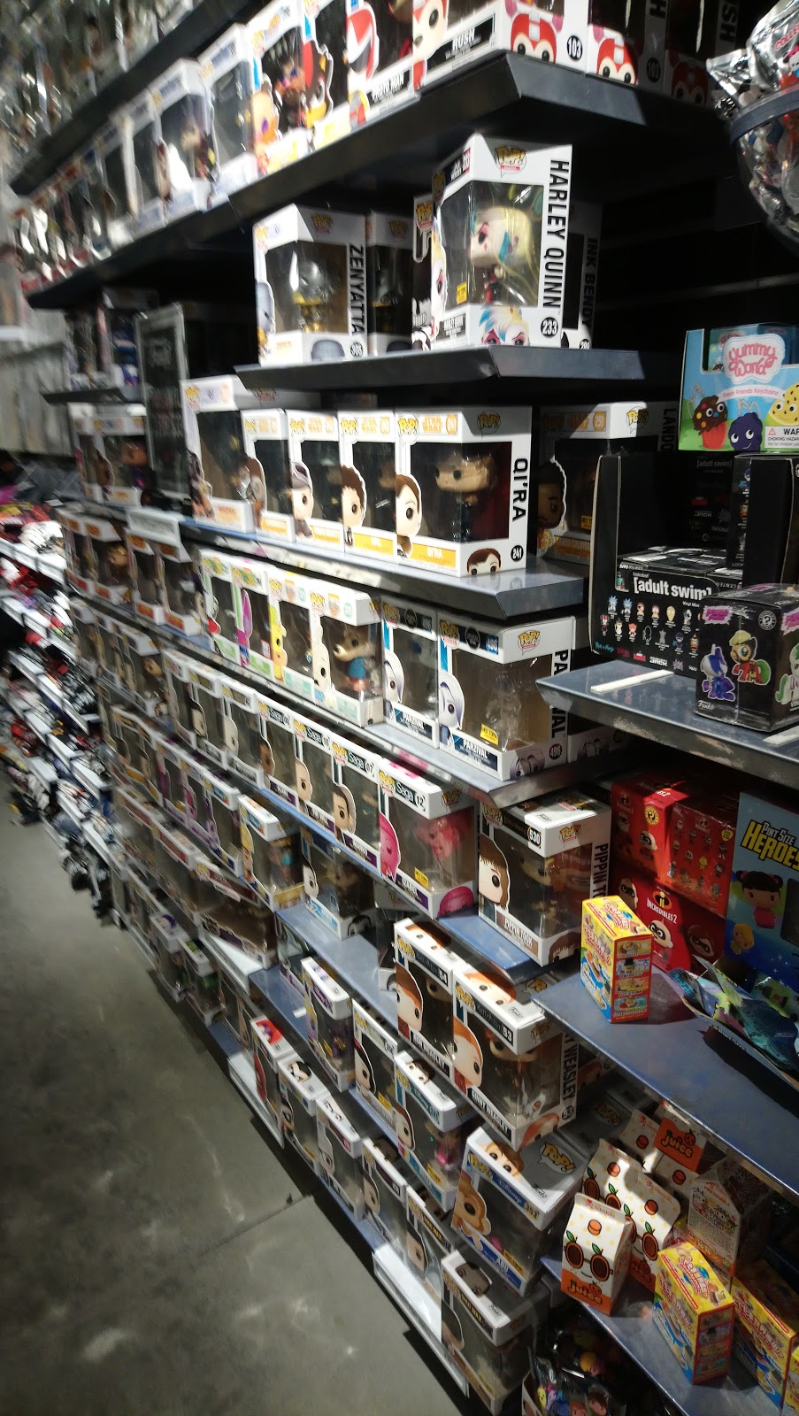 Hot Topic | 8555 Campeau Dr #735, Kanata, ON K2T 1B7, Canada | Phone: (613) 435-6971