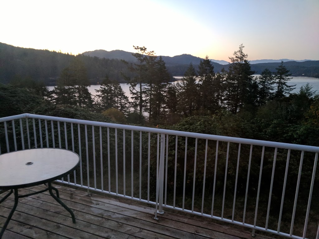 Moonlit Cove BB | 5219 Sooke Rd, Sooke, BC V9Z 1J6, Canada | Phone: (250) 642-2278