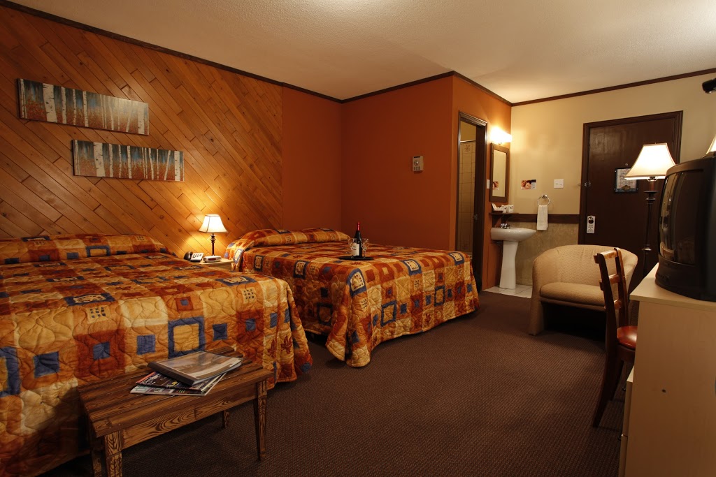 Hôtel Roquemont | 105 Grande Ligne, St-Raymond, QC G3L 2Y4, Canada | Phone: (418) 337-6734