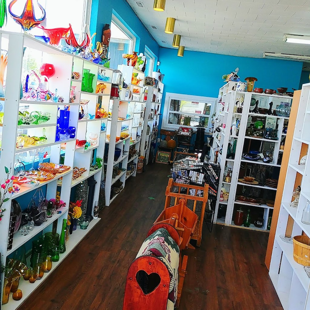 Salisbury Indoor Flea Market | 3138 Main St, Salisbury, NB E4J 2L6, Canada | Phone: (506) 899-0408