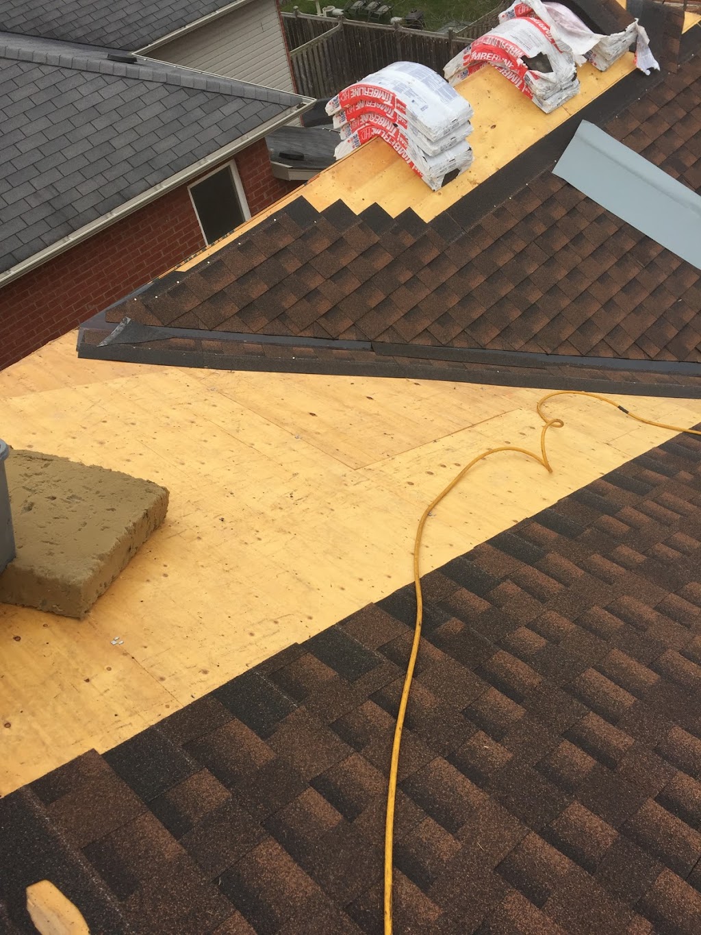 Ultra Team Roofing | 55 Oneida Crescent Unit 1406, Richmond Hill, ON L4B 0E8, Canada | Phone: (647) 244-1403
