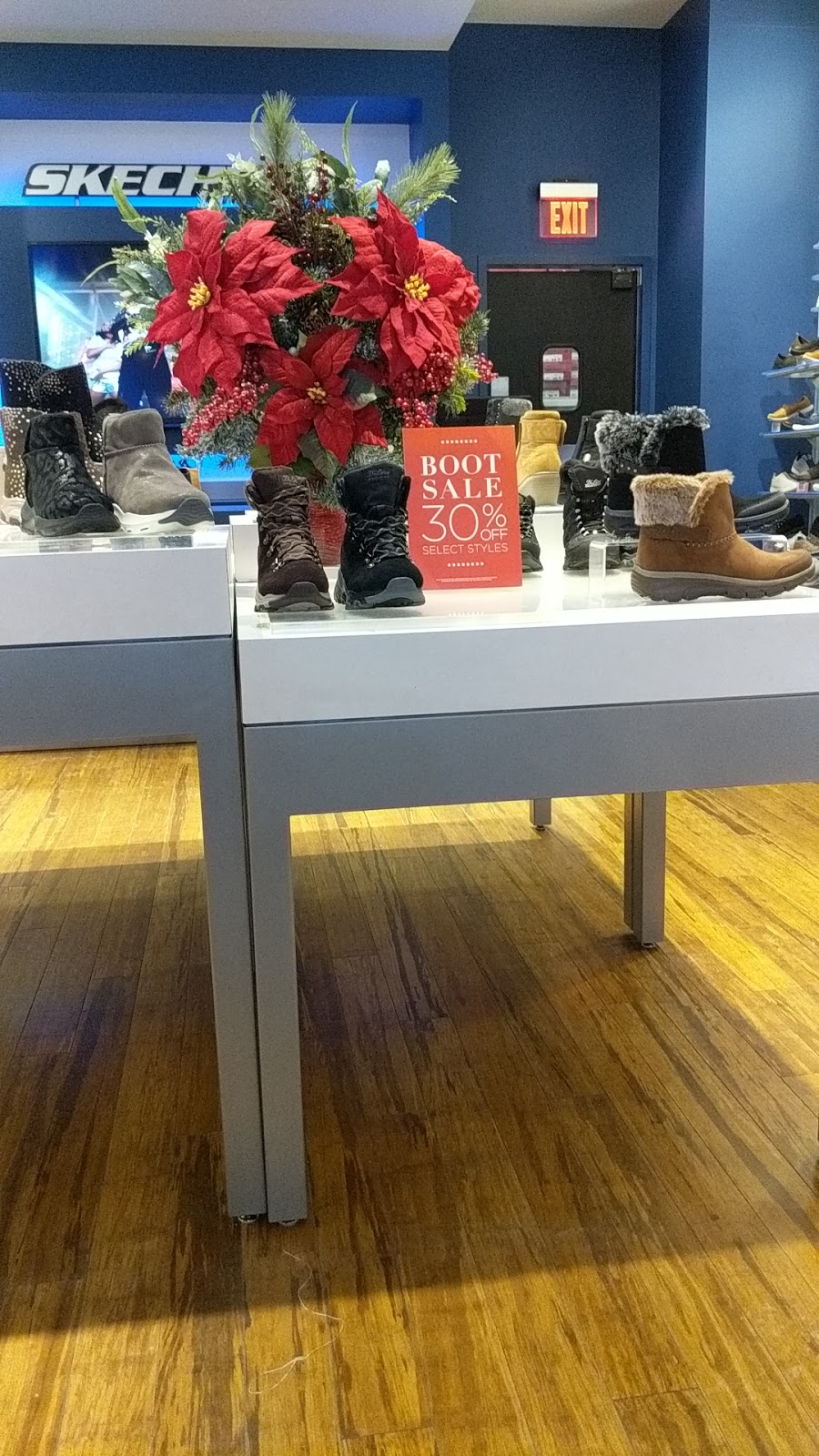 SKECHERS Retail | 3401 Dufferin St, North York, ON M6A 2T9, Canada | Phone: (416) 781-6957