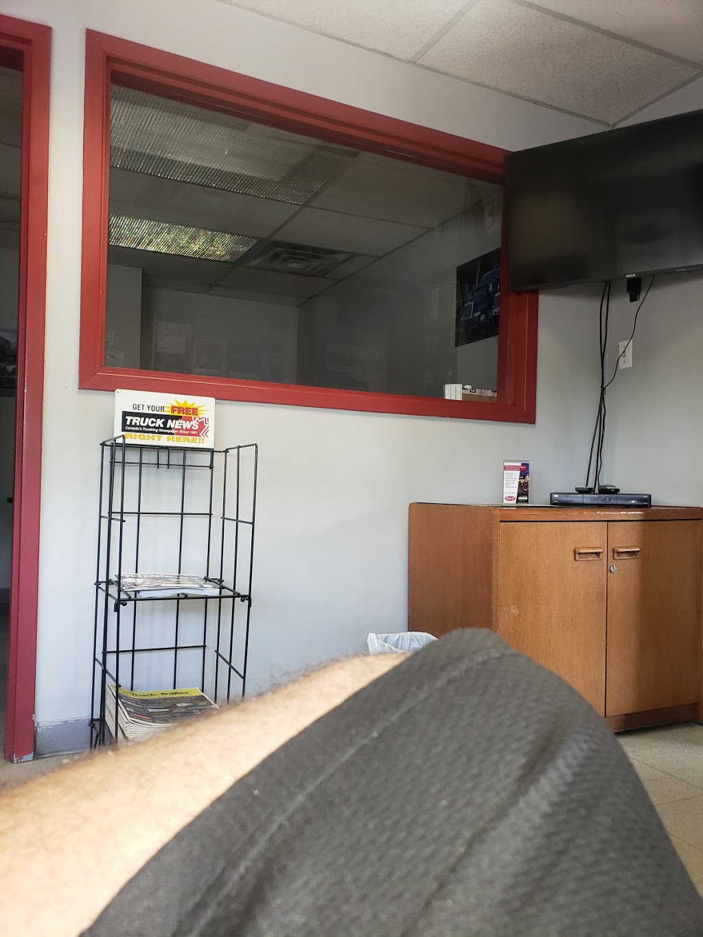 Cervus Equipment Peterbilt | 2085 Shanly Road, 22, Cardinal, ON K0E 1E0, Canada | Phone: (613) 657-1300