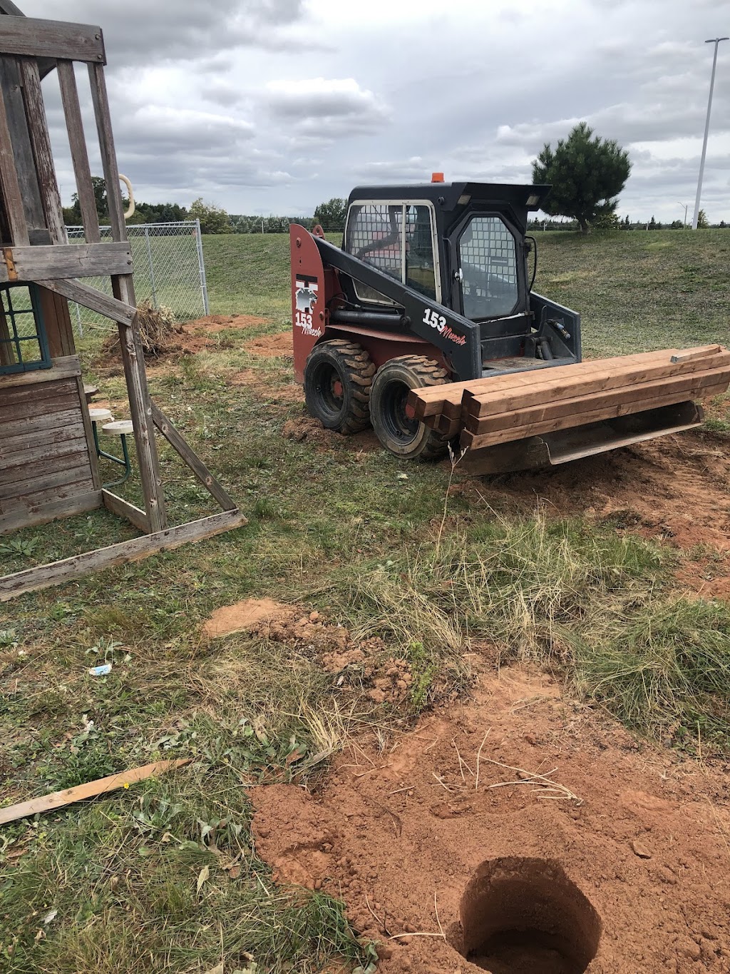ED Trucking and skid steer service | 55 Lowther Dr, Cornwall, PE C0A 1H5, Canada | Phone: (902) 314-1505