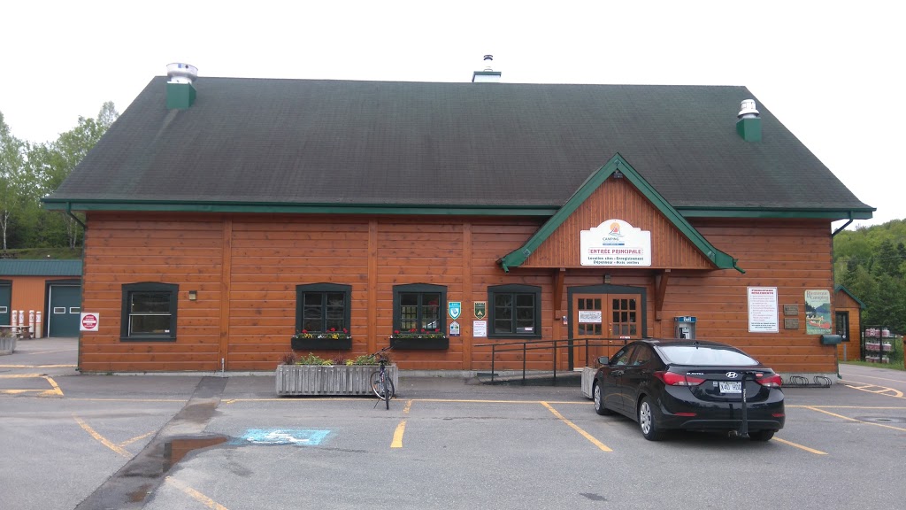 Parc des Campeurs de Ste-Agathe des Monts | 2 Chemin du Lac des Sables, Sainte-Agathe-des-Monts, QC J8C 2Z7, Canada | Phone: (819) 324-0482