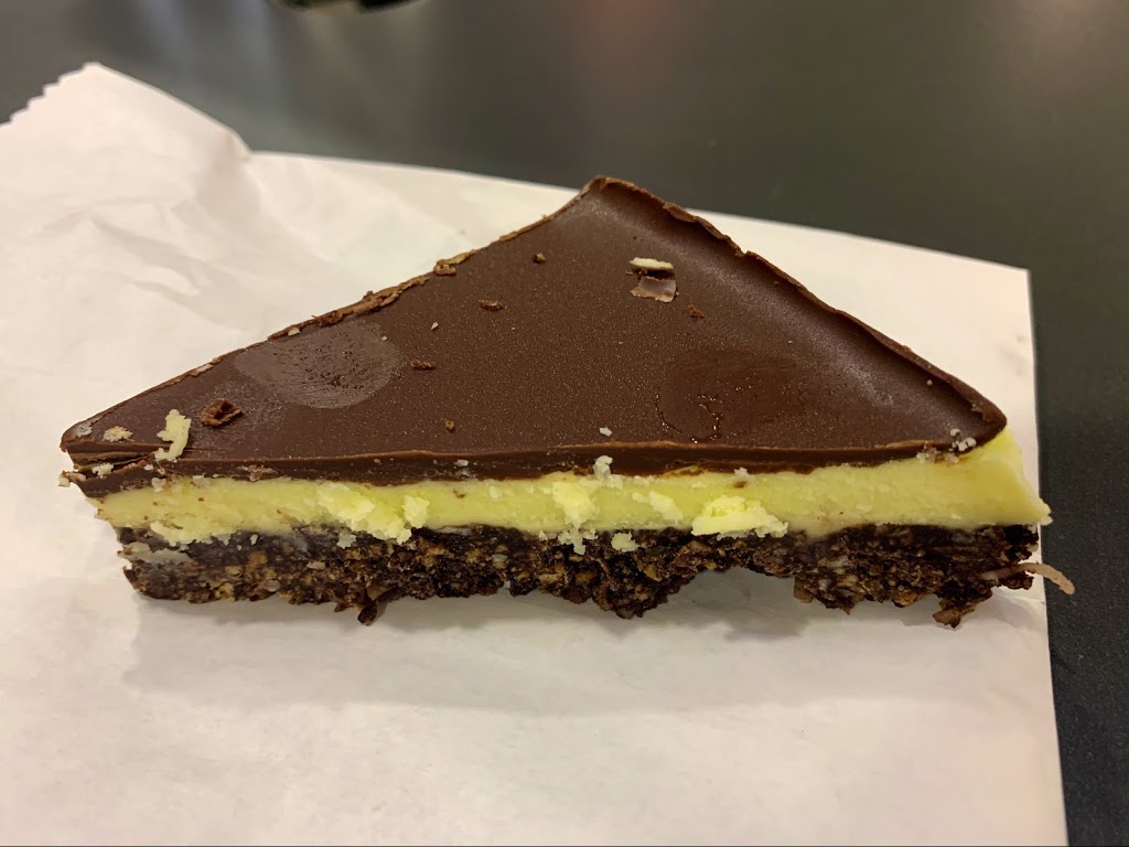 Petit Paris Creperie & Patisserie | 1146 Commissioners Rd E, London, ON N5Z 4W8, Canada | Phone: (519) 433-0647