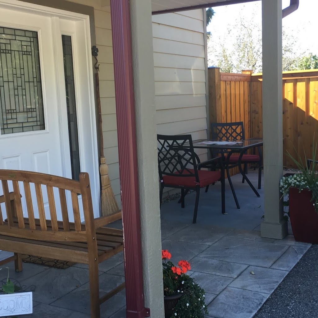 Valleyview Guesthouse | 3435 Valleyview Rd, Penticton, BC V2A 8W9, Canada | Phone: (250) 462-1214