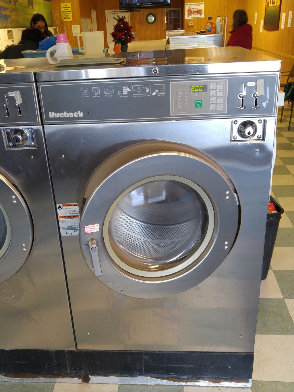 Meadow Laundromat | 501 Ave W South, Saskatoon, SK S7M 4R5, Canada | Phone: (306) 664-2224