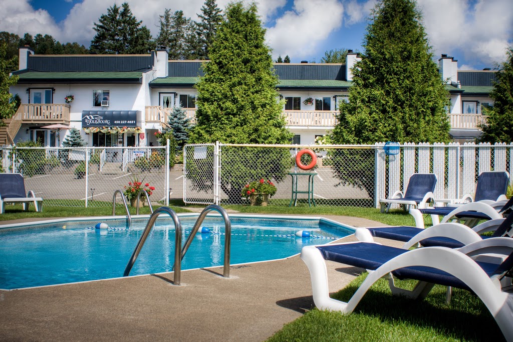 Motel Le Jolibourg | 60 Rue Principale, Saint-Sauveur, QC J0R 1R6, Canada | Phone: (450) 227-4651