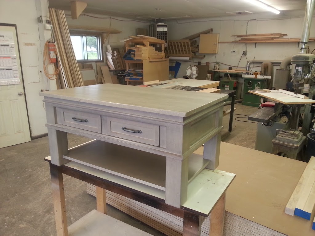 Morningwood Custom Built Furniture | 260 Montreal Avenue West, Morris, MB R0G 1K0, Canada | Phone: (204) 746-4567