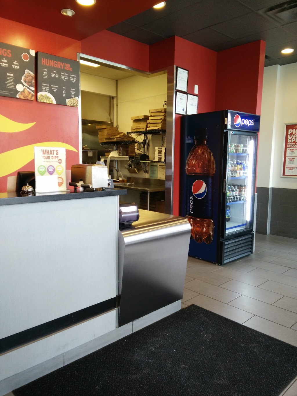 Pizza Hut | 17700 56 Ave #107, Cloverdale, BC V3S 1C7, Canada | Phone: (604) 574-6414