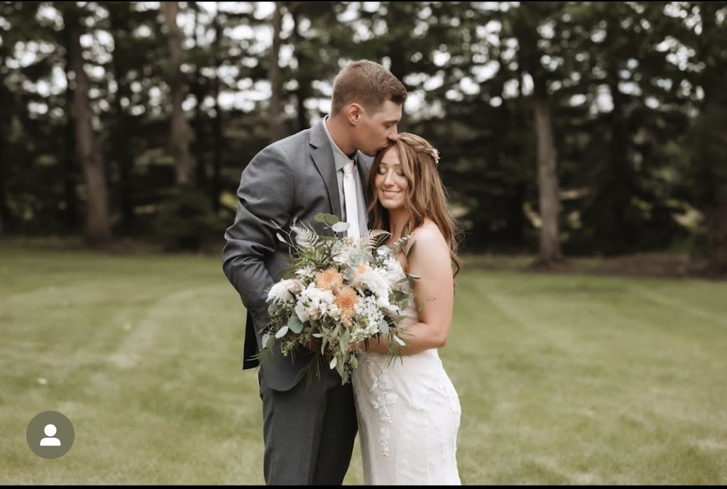 nest floral studio | 6003B 48 Ave, Camrose, AB T4V 0K2, Canada | Phone: (780) 672-1331
