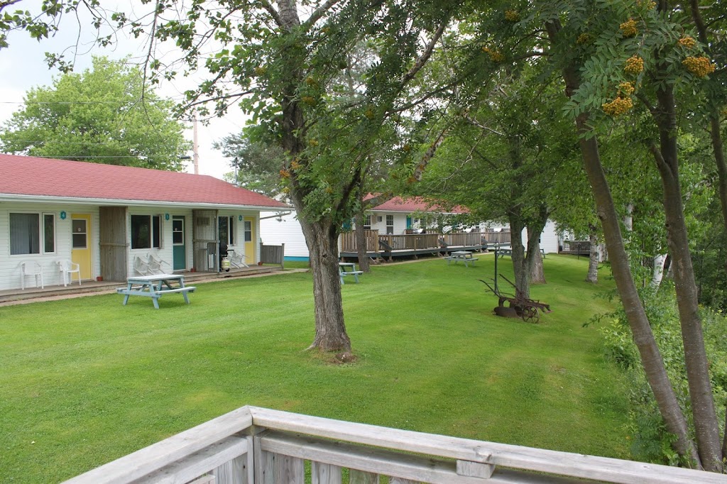 Lanes Riverhouse Inn & Cottages | 33 Brook St, Montague, PE C0A 1R0, Canada | Phone: (902) 838-2433