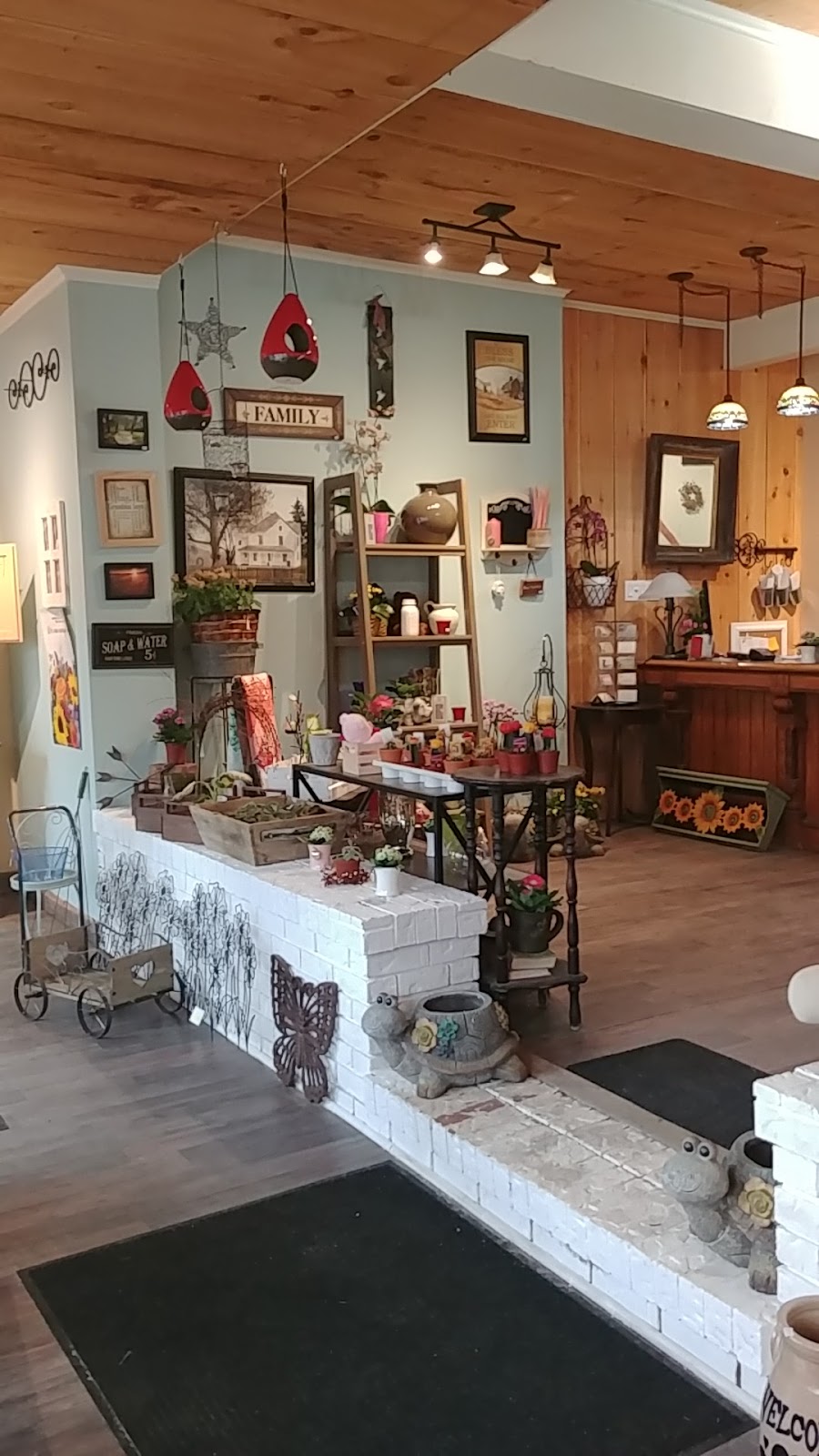 Sweet Peas Fresh Flowers Ltd | 88 Gore St E, Perth, ON K7H 1J2, Canada | Phone: (613) 267-2141