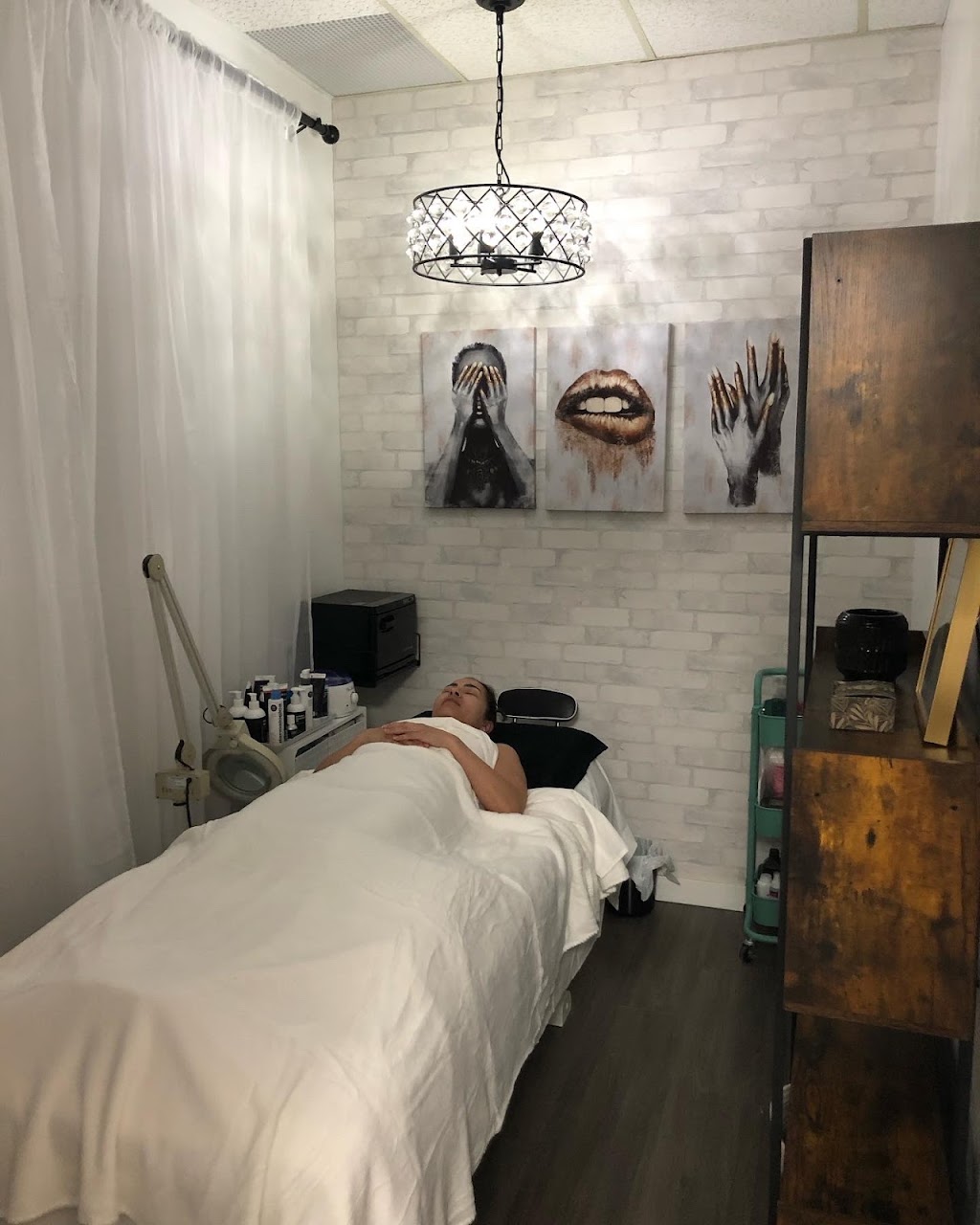 Meraki Beauty Collective | 1275 Jefferson Ave, Winnipeg, MB R2P 1S7, Canada | Phone: (204) 694-7727