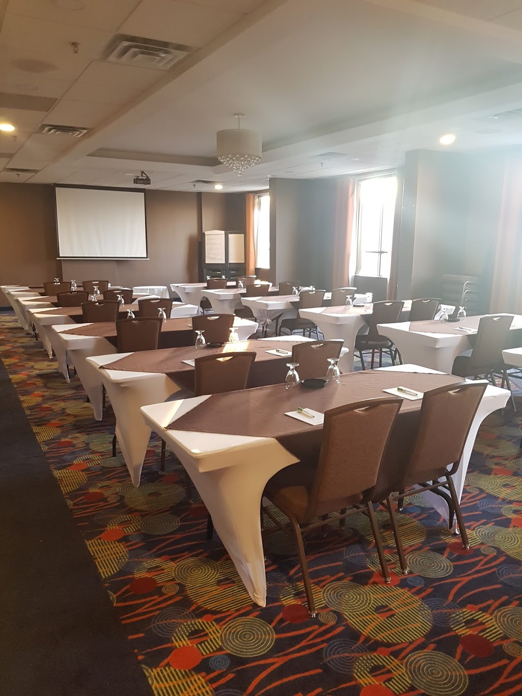 Holiday Inn & Suites Mississauga West - Meadowvale | 2565 Argentia Rd, Mississauga, ON L5N 5V4, Canada | Phone: (905) 542-2121