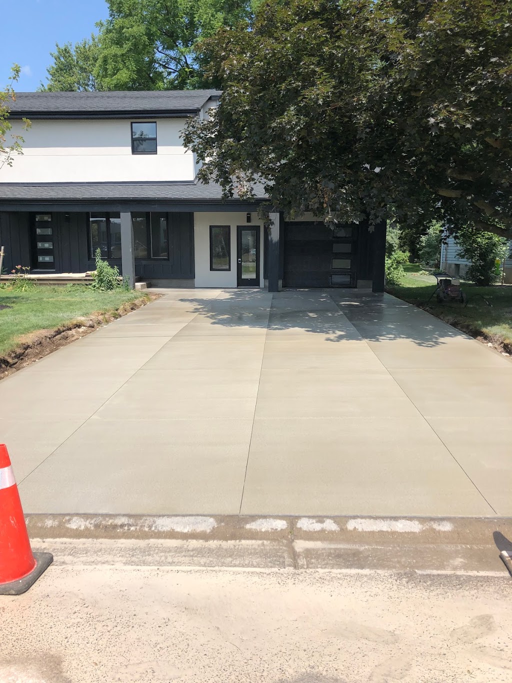 Ronson Paving & Construction | 864 Commissioners Rd W, London, ON N6K 1C2, Canada | Phone: (519) 471-8229