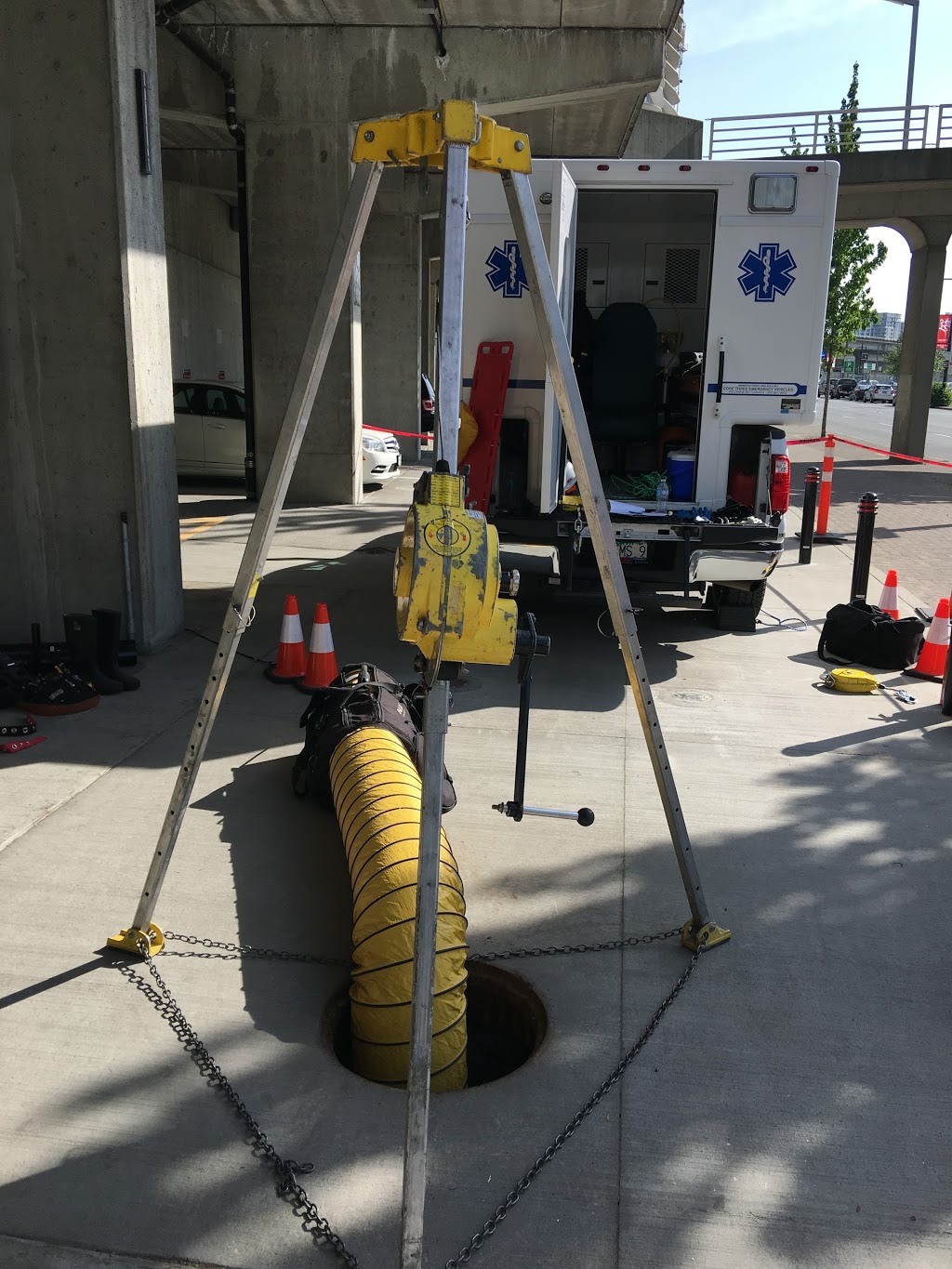 Canadian Emergency Medical Services | 1681 Columbia St, North Vancouver, BC V7J 1A5, Canada | Phone: (604) 628-1730