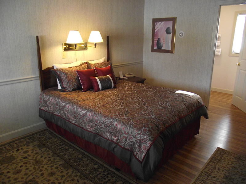 The Lakefront Inn | 127 Cross St, Island Pond, VT 05846, USA | Phone: (802) 723-6507
