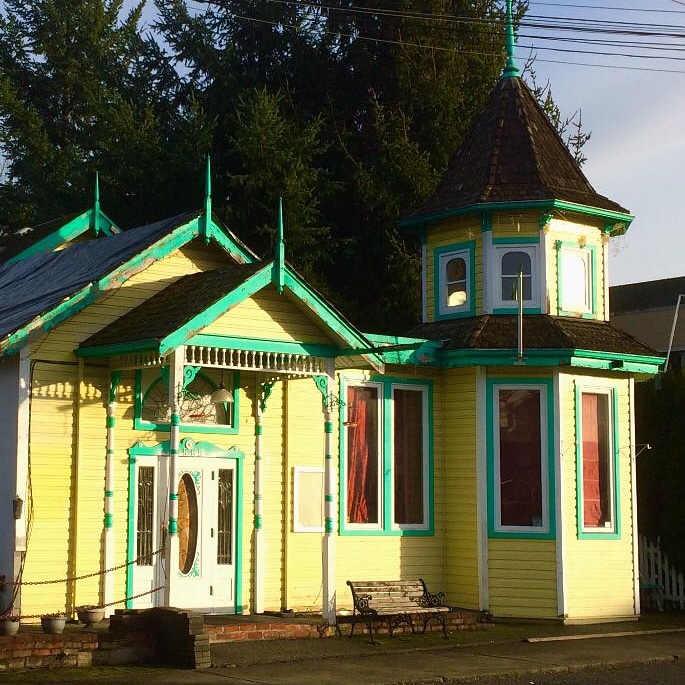 Vintiquity | 9885 Maple St, Chemainus, BC V0R 1K1, Canada