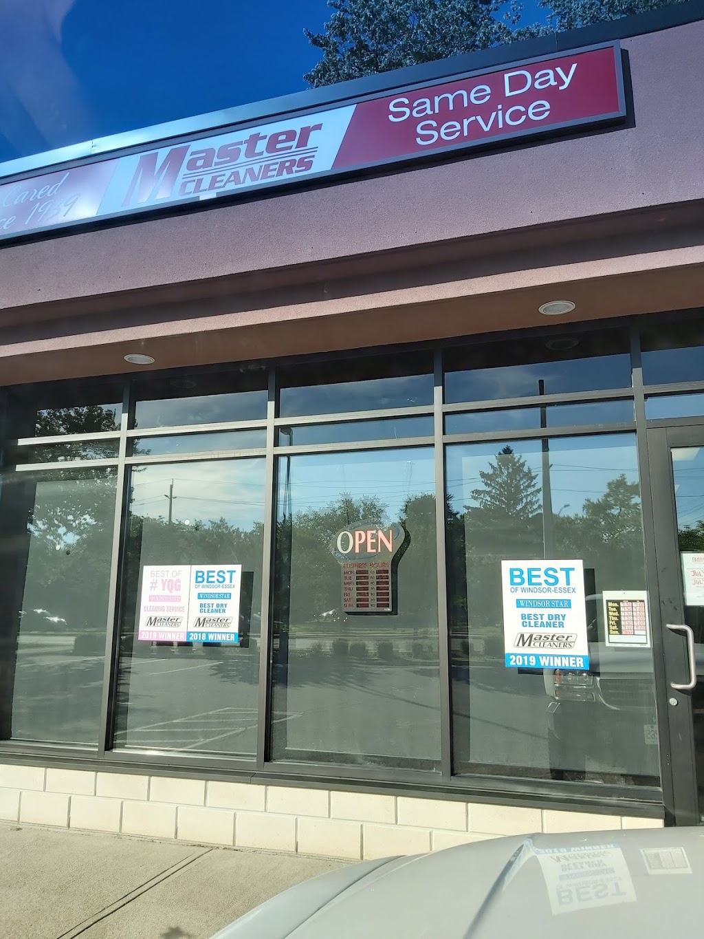 Master Cleaners | 3788 Dougall Ave, Windsor, ON N9G 1X2, Canada | Phone: (519) 966-2120
