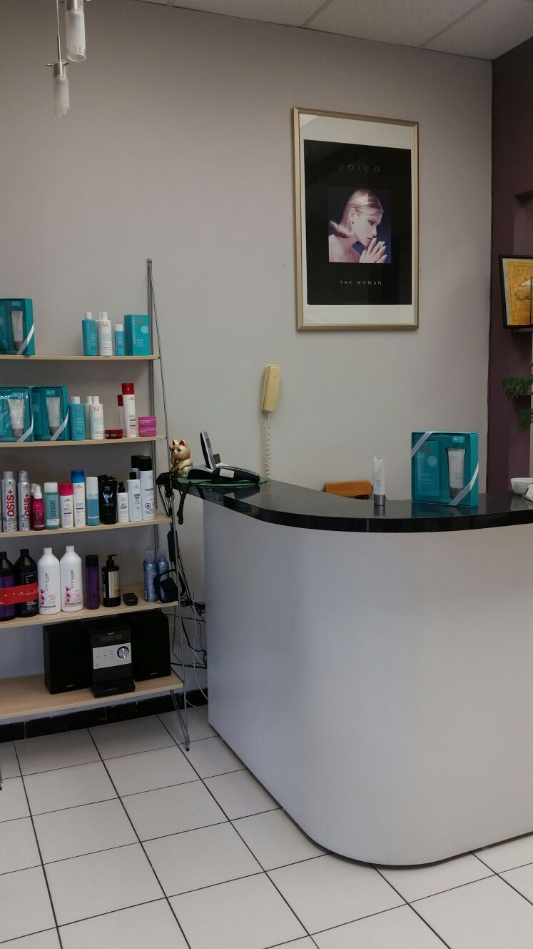 Shear Beauty | 2458 Dundas St W, Mississauga, ON L5K 1R8, Canada | Phone: (905) 822-0961