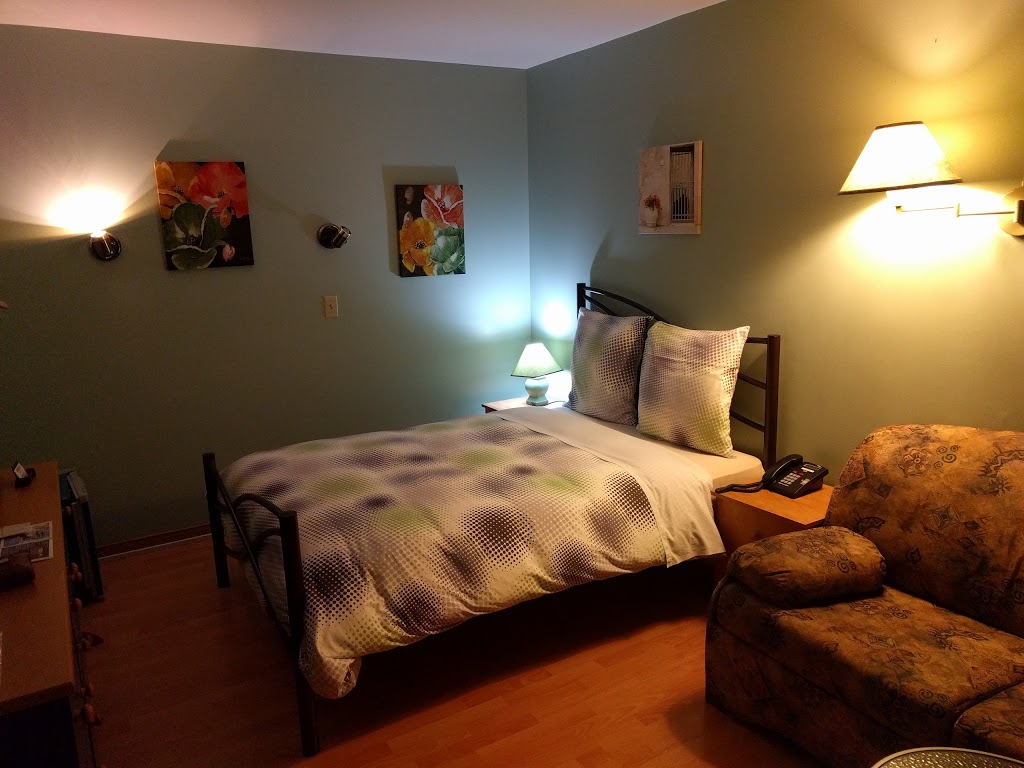 Motel Le Marquis | 989 Rue Notre-Dame E, Trois-Rivières, QC G8T 4J5, Canada | Phone: (819) 378-7130