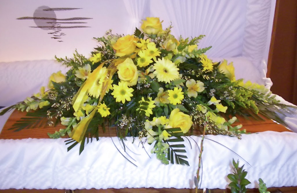 Gaétane Fleuriste Coaticook | 67 Rue Gendreau, Coaticook, QC J1A 2N3, Canada | Phone: (819) 849-2118