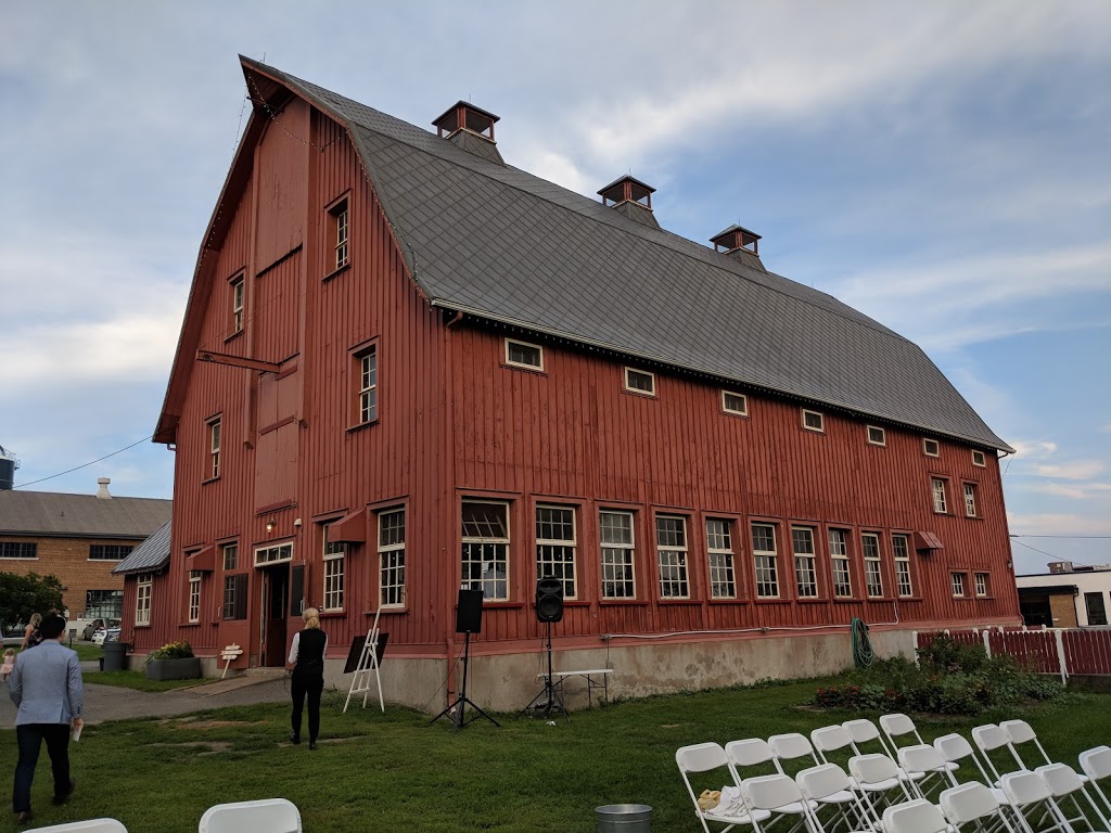 Meadowview Barn | Ottawa, ON K2C, Canada | Phone: (613) 327-4611