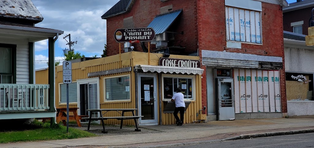 Casse-Croute-LAmi Du Passant | 667 Avenue de Grand-Mère, Grand-Mère, QC G9T 2H6, Canada | Phone: (819) 538-6319