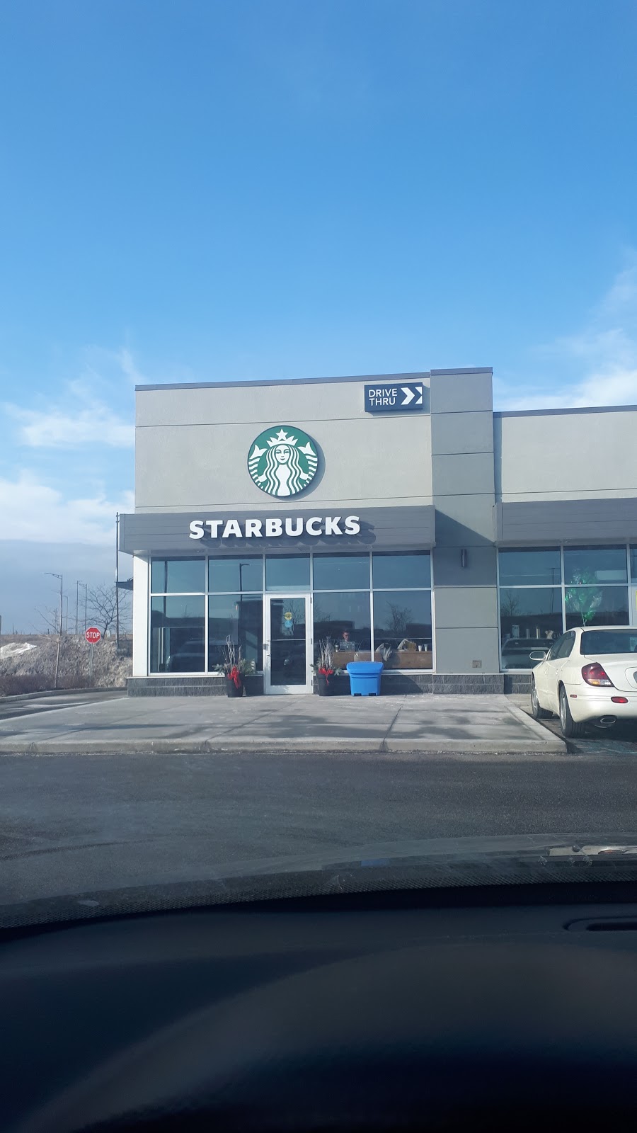 Starbucks | 3065 Howard Ave J5, Windsor, ON N8X 3Y9, Canada | Phone: (226) 280-1118