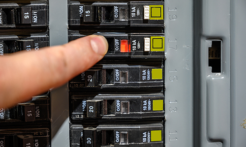 TJ Electric - Residential and Commercial Electrician - Coquitlam | 3523 Oxford St, Port Coquitlam, BC V3B 4E3, Canada | Phone: (778) 561-4671