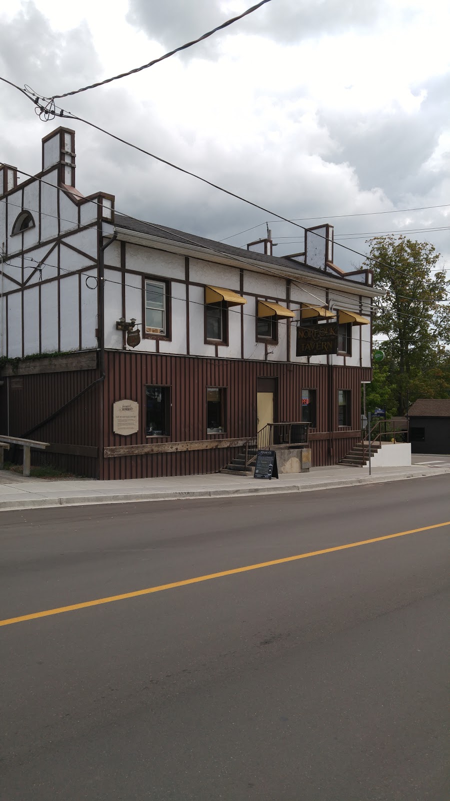 Norfolk Tavern | 200 Main St, Port Dover, ON N0A 1N0, Canada | Phone: (519) 583-0048