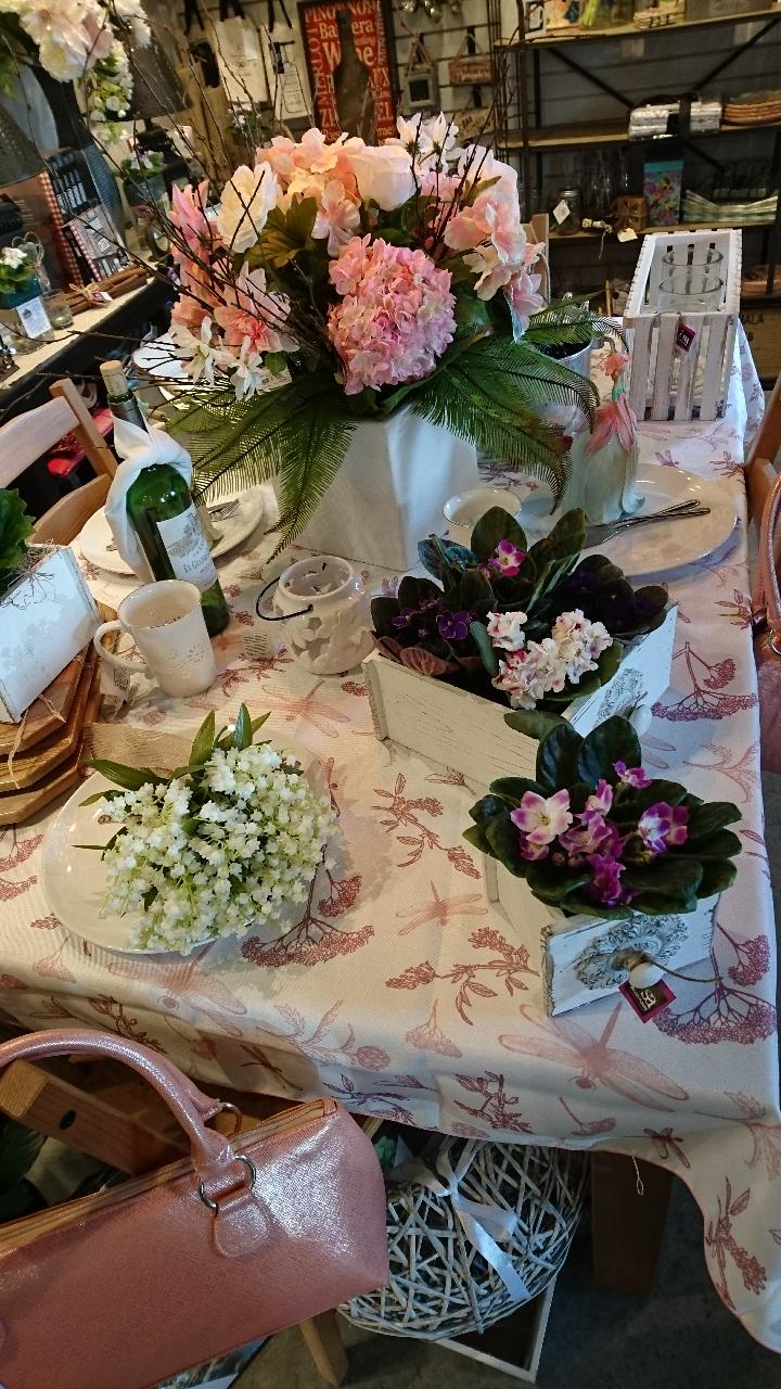 Isa Belles-Fleurs et Cadeaux | 1052 QC-112, Saint-Césaire, QC J0L 1T0, Canada | Phone: (450) 469-5656