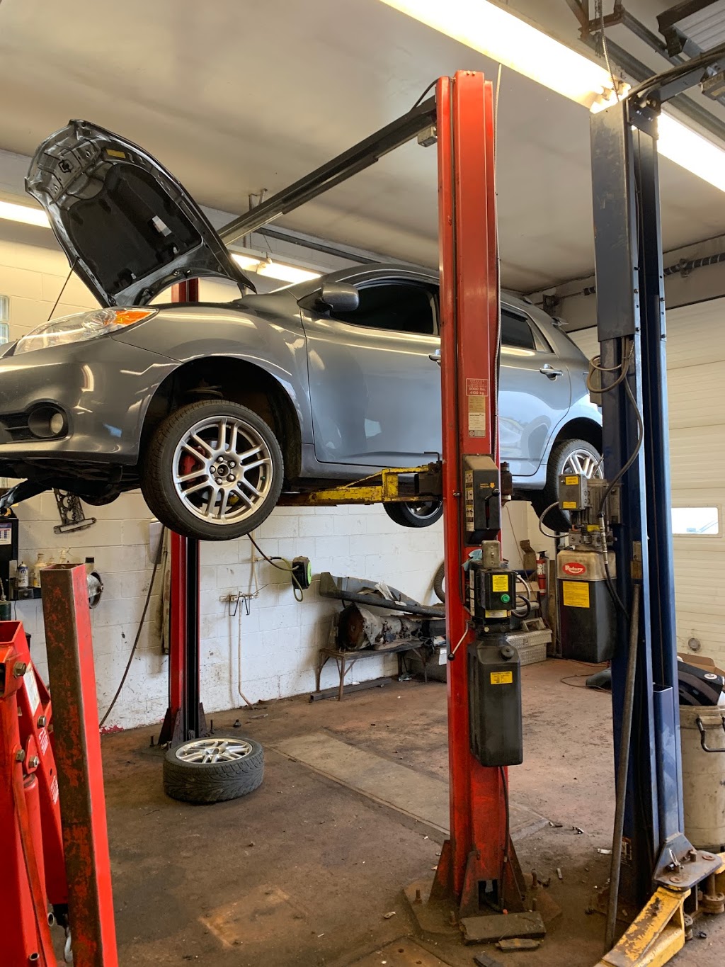 CRS Auto Center & Towing | 327 Cumberland St N, Thunder Bay, ON P7A 4P1, Canada | Phone: (807) 683-5992