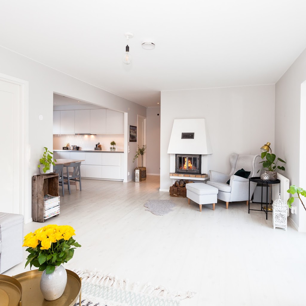 https://louerunchaletlaurentides.com/ | 374 Chemin des Mômes, Saint-Sauveur, QC J0R 1R1, Canada | Phone: (514) 718-4623