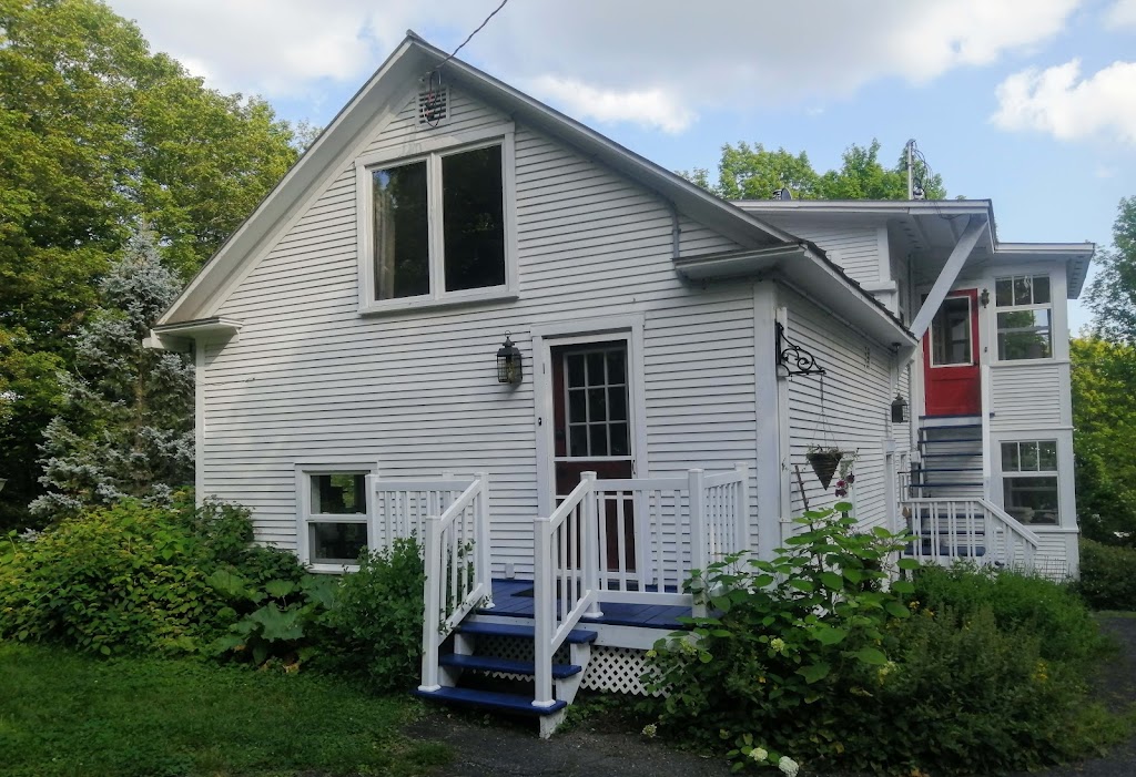 LAlcôve des Céramistes | 911 Rue Western, Waterloo, QC J0E 2N0, Canada | Phone: (514) 877-2141